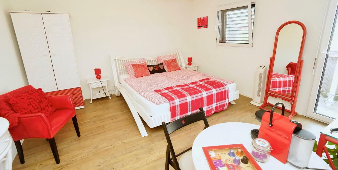 Luins Cave Du Treyblanc B&B 외부 사진