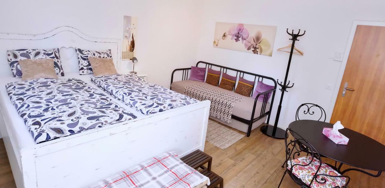 Luins Cave Du Treyblanc B&B 외부 사진