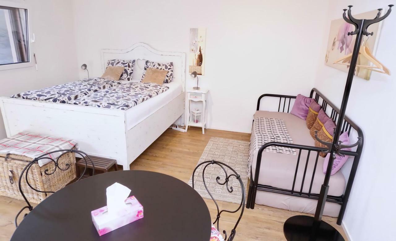 Luins Cave Du Treyblanc B&B 외부 사진